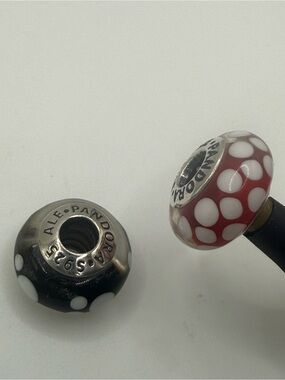 Pandora CHOICE Mickey OR Minnie’s Signature Beads